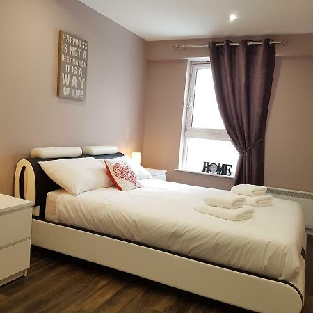 Glasgow 3 Bedroom Luxury Apartment ภายนอก รูปภาพ